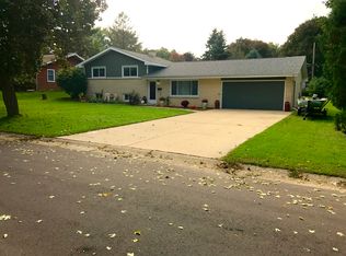 1029 N Osborne Ave, Janesville, WI 53548