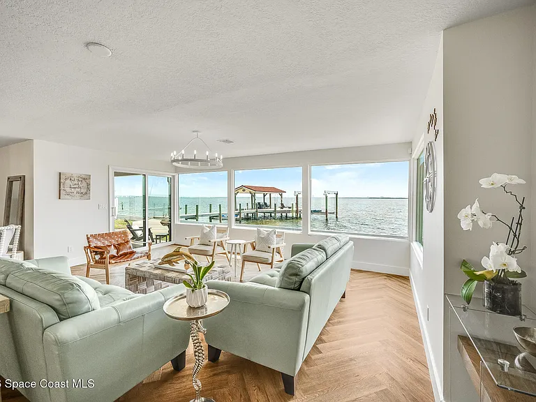 1110 S Banana River Dr — Photo 38