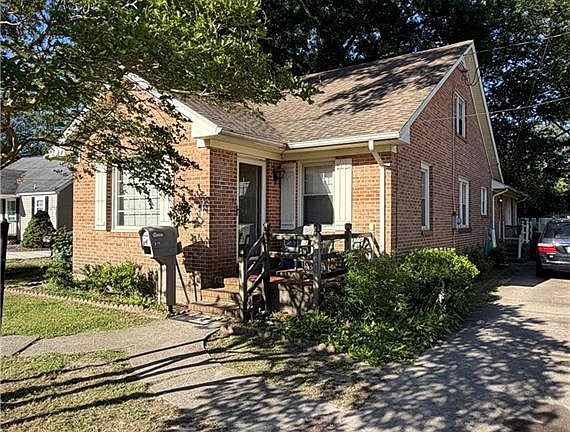 2nd image of 511 Pretlow St