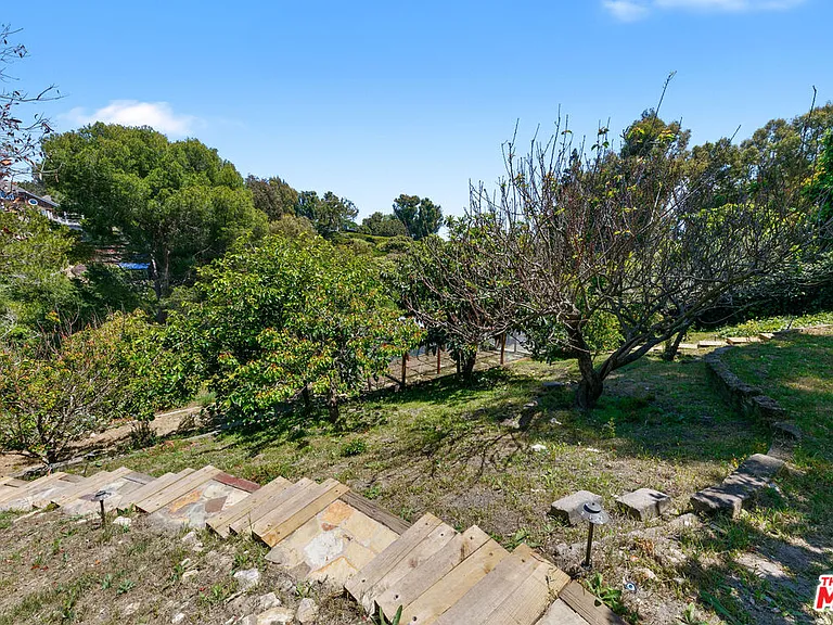 6902 Wildlife Rd — Photo 41