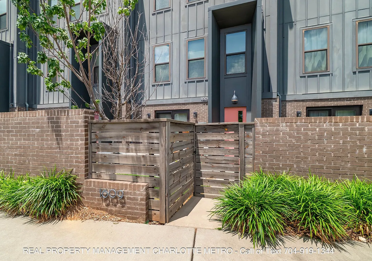 3 Bedroom Modern Luxury Living in the Heart of Villa Heights — Photo 3