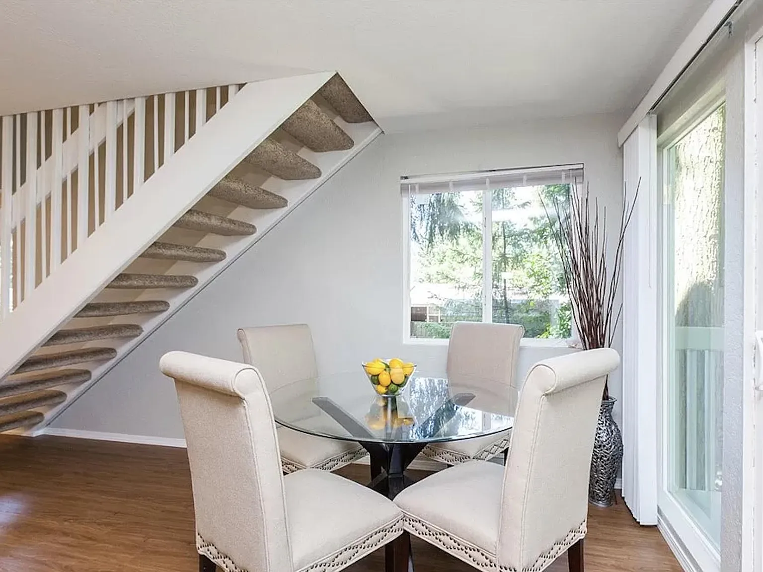 340 SE Donnelly Ln — Photo 2