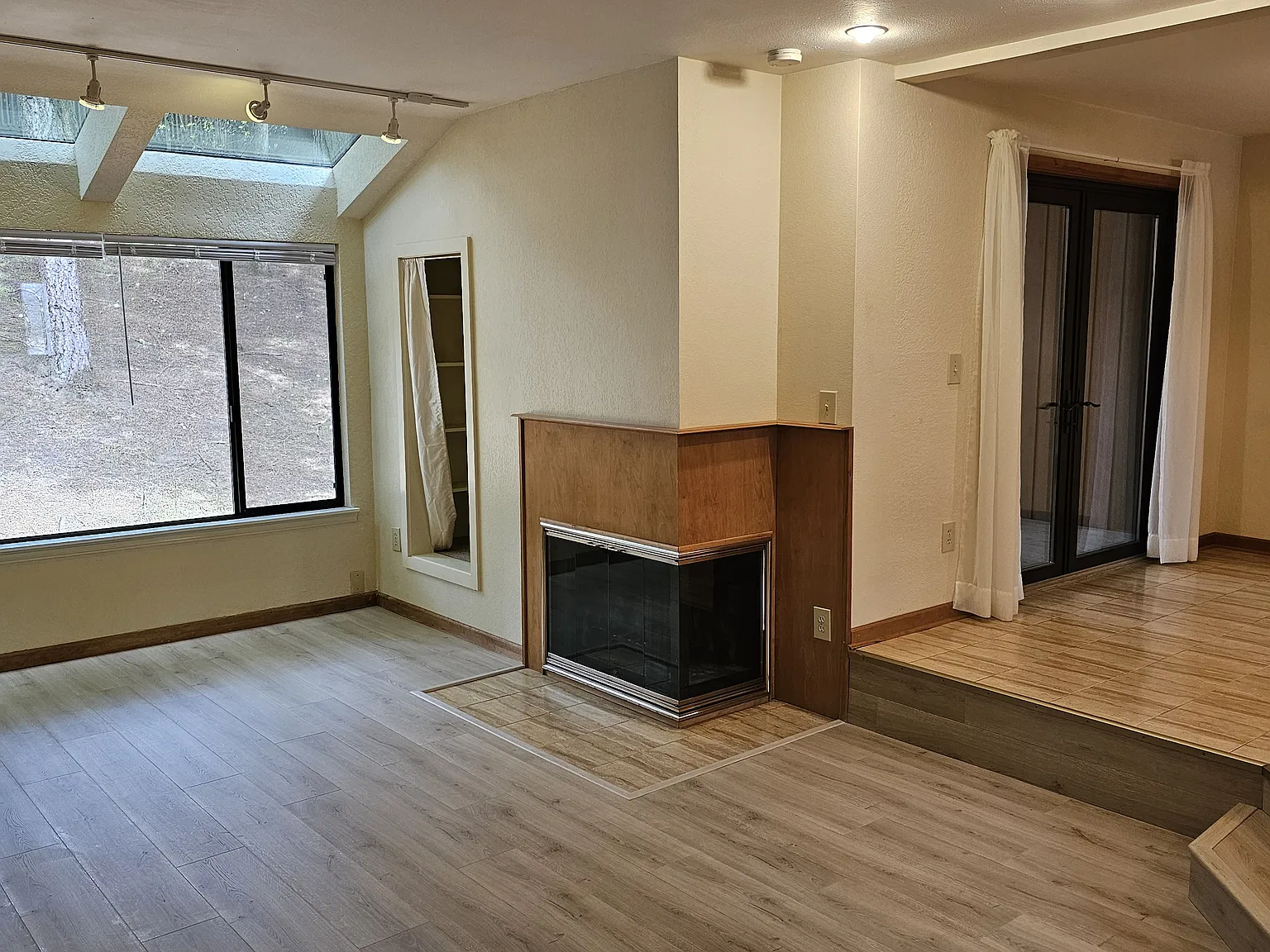 2 bed, 2.5 bath, 1308 sqft, $2,900 — Photo 3