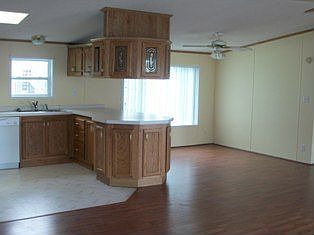 4th image of 3518 W Wembley Ln