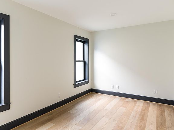 5th image of 456 Rhode Island St #1