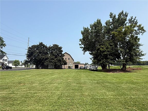 2nd image of 468 Salt Rd