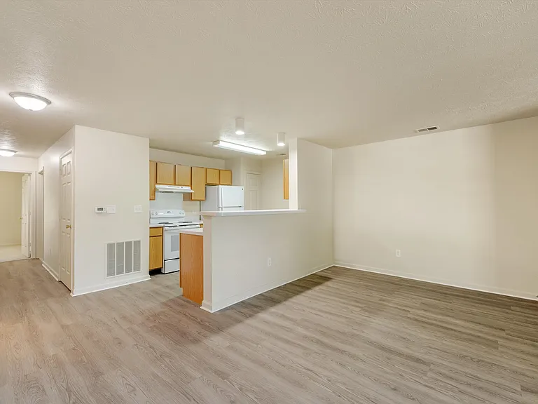 Autumn Woods Apartments — Photo 48