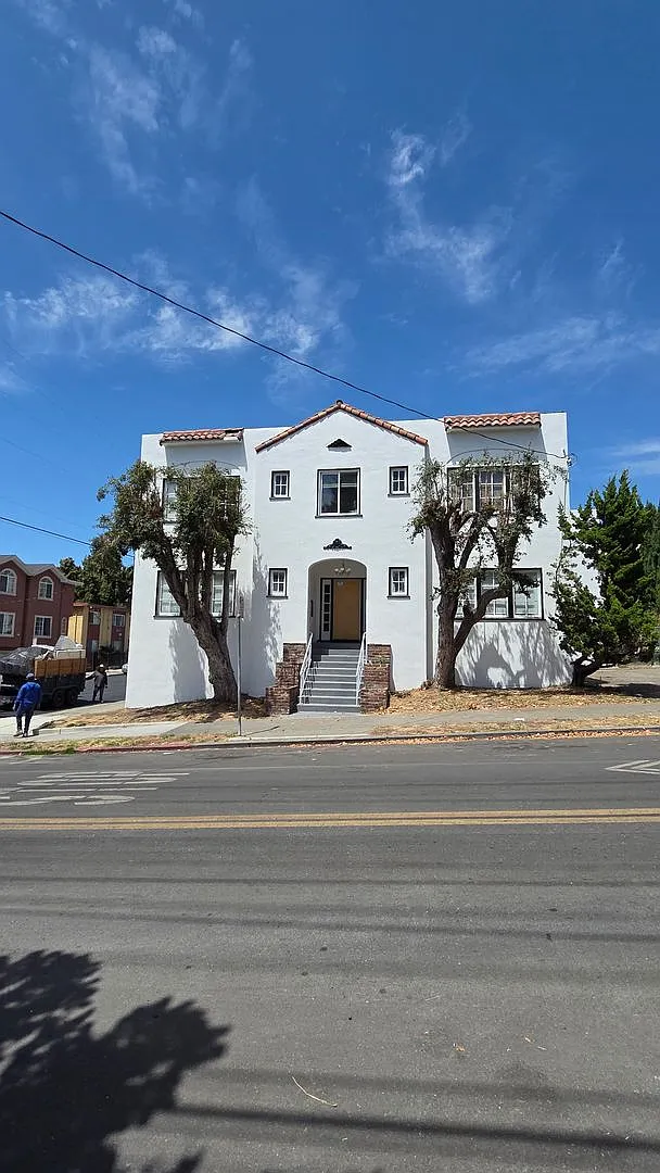 2201 11th Ave., Oakland CA 94606 — Photo 1