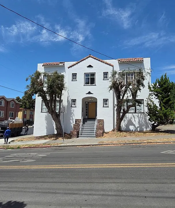 2201 11th Ave