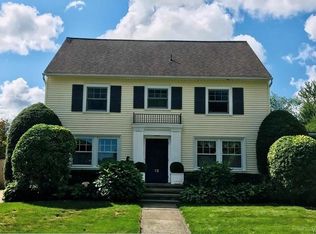 12 Grasmere Rd, Lockport, NY 14094