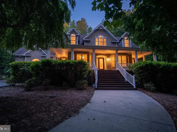 909 Eastover Pkwy, Locust Grove, VA 22508
