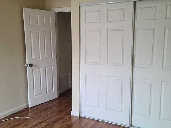 2nd image of 830 N El Molino Ave #26