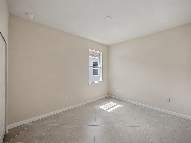 14172 SW Incarnadine Ln — Photo 13