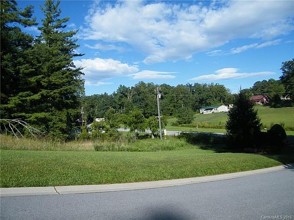 2nd image of 3 King Heights Dr #37