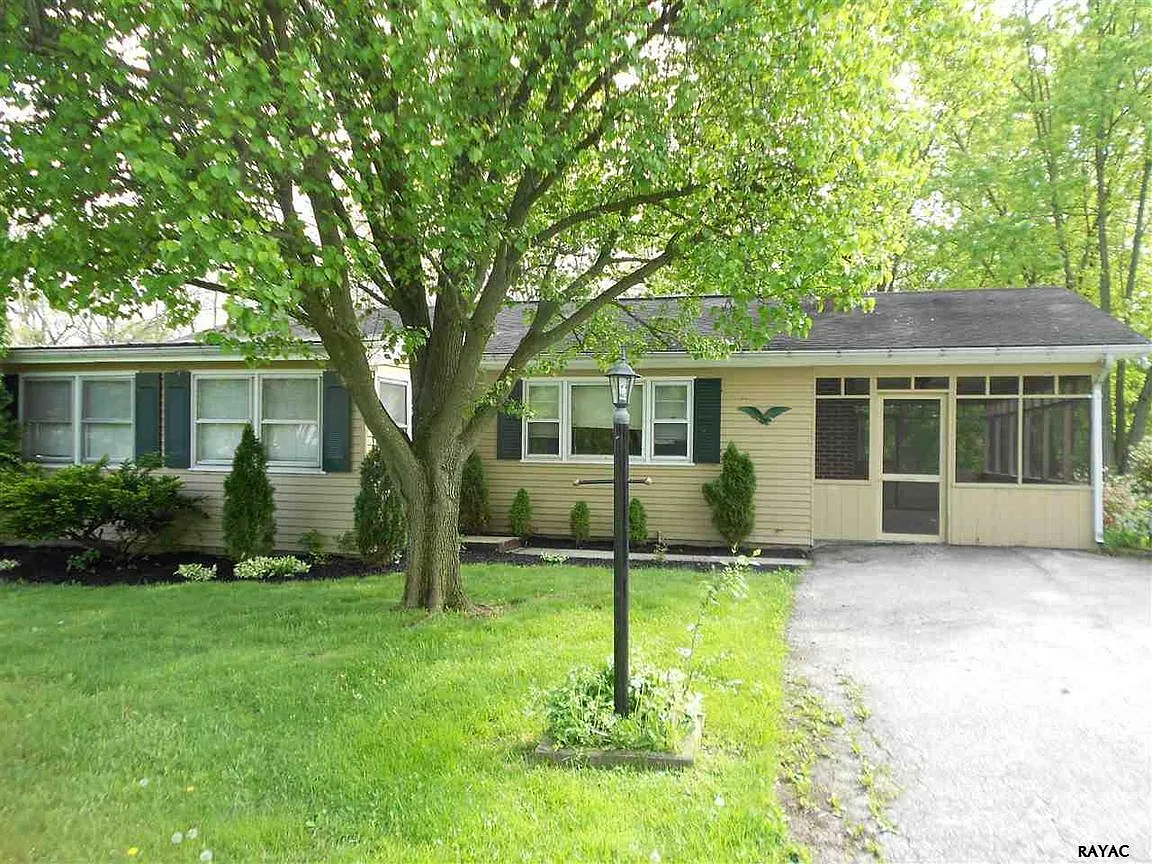 109 Longstreet Dr photo 1