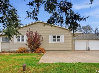 9520 115th St, Blue Grass, IA 52726