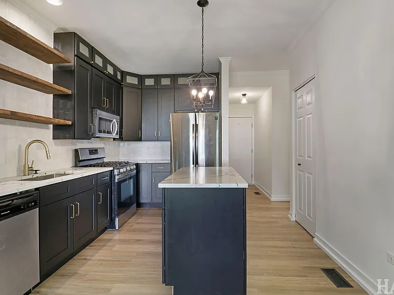 615 Littleton Trl — Photo 7
