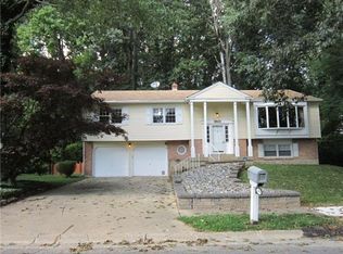 2411 Sweetbriar Rd, Wilmington, DE 19810