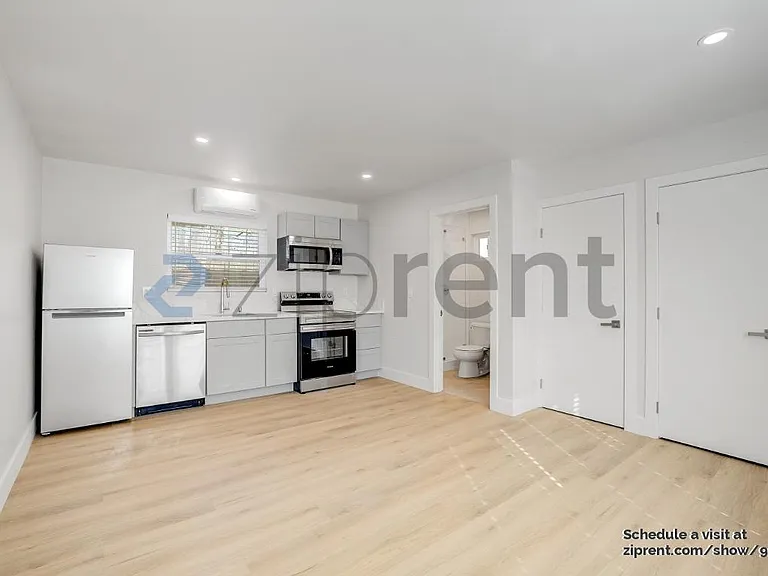 1815 San Andres St #B — Photo 5
