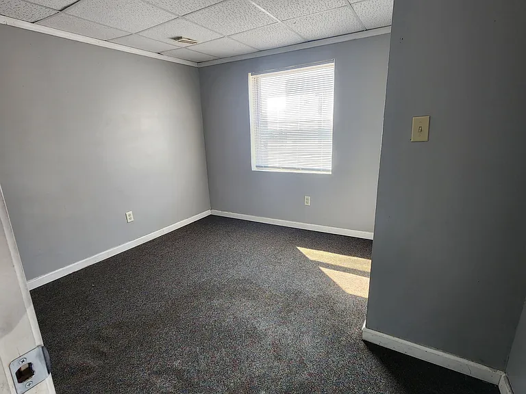 1707 W 12th St #1 — Photo 5