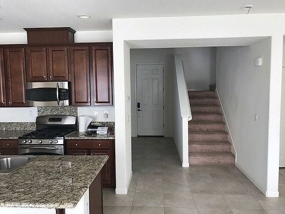 3rd image of 9562 Alder Creek Dr