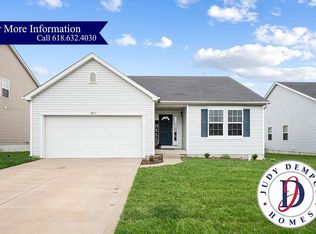 3825 Winward Way Dr, Swansea, IL 62226