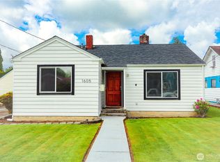1605 Douglas St, Mount Vernon, WA 98273