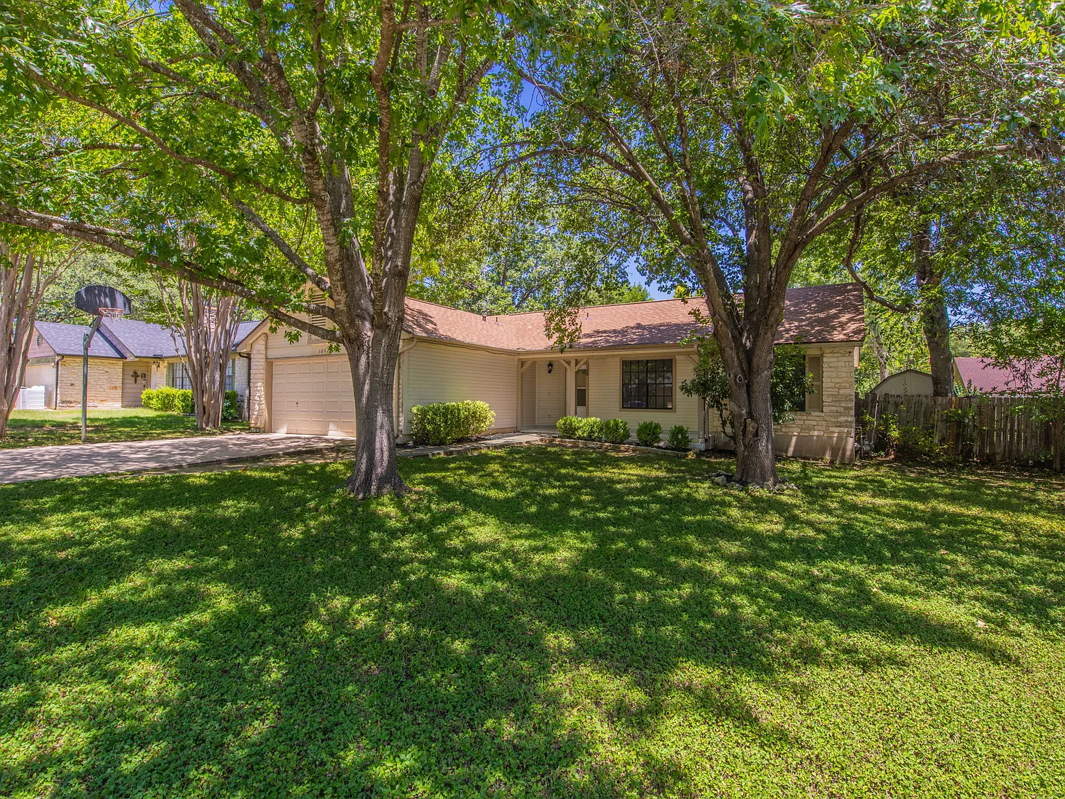 4 bed, 1364 sqft, $1,795 — Photo 2