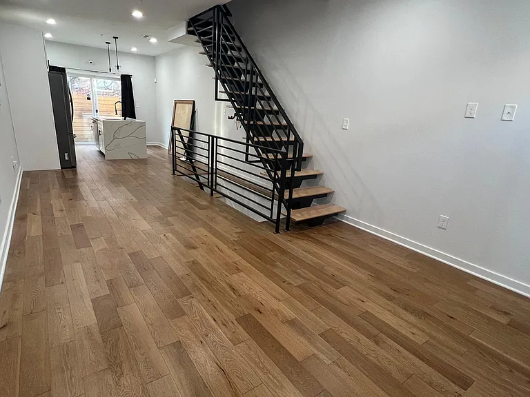 1333 S Dover St — Photo 6