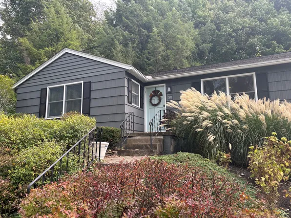 101 Mount Parnassus Dr, Granville, OH 43023