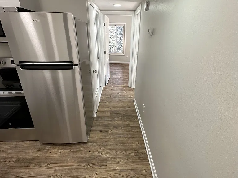 105 Berry St #8 — Photo 6