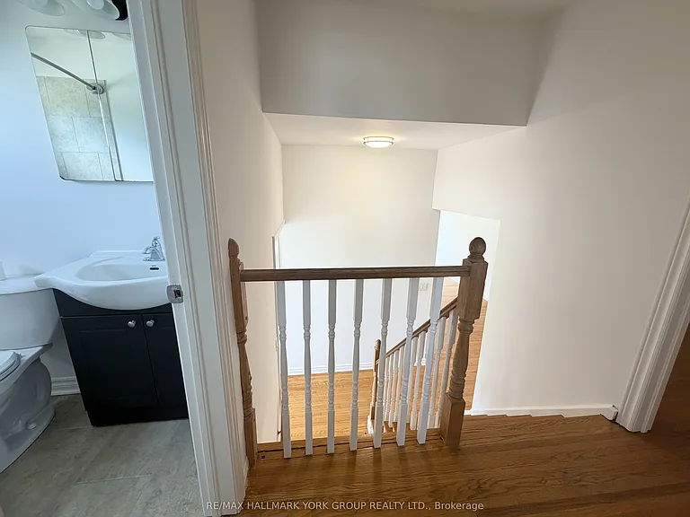 43 Walter Ave #UPPER — Photo 12