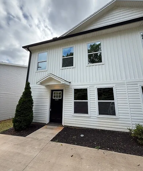 628 Tanner Rd — Photo 1