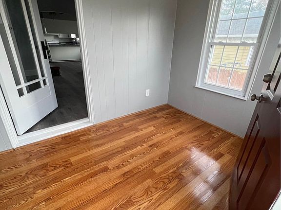 2nd image of 1346 Pine St