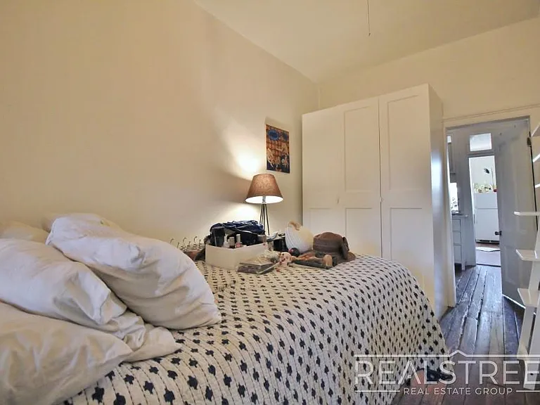 1154 Myrtle Ave #3R — Photo 6