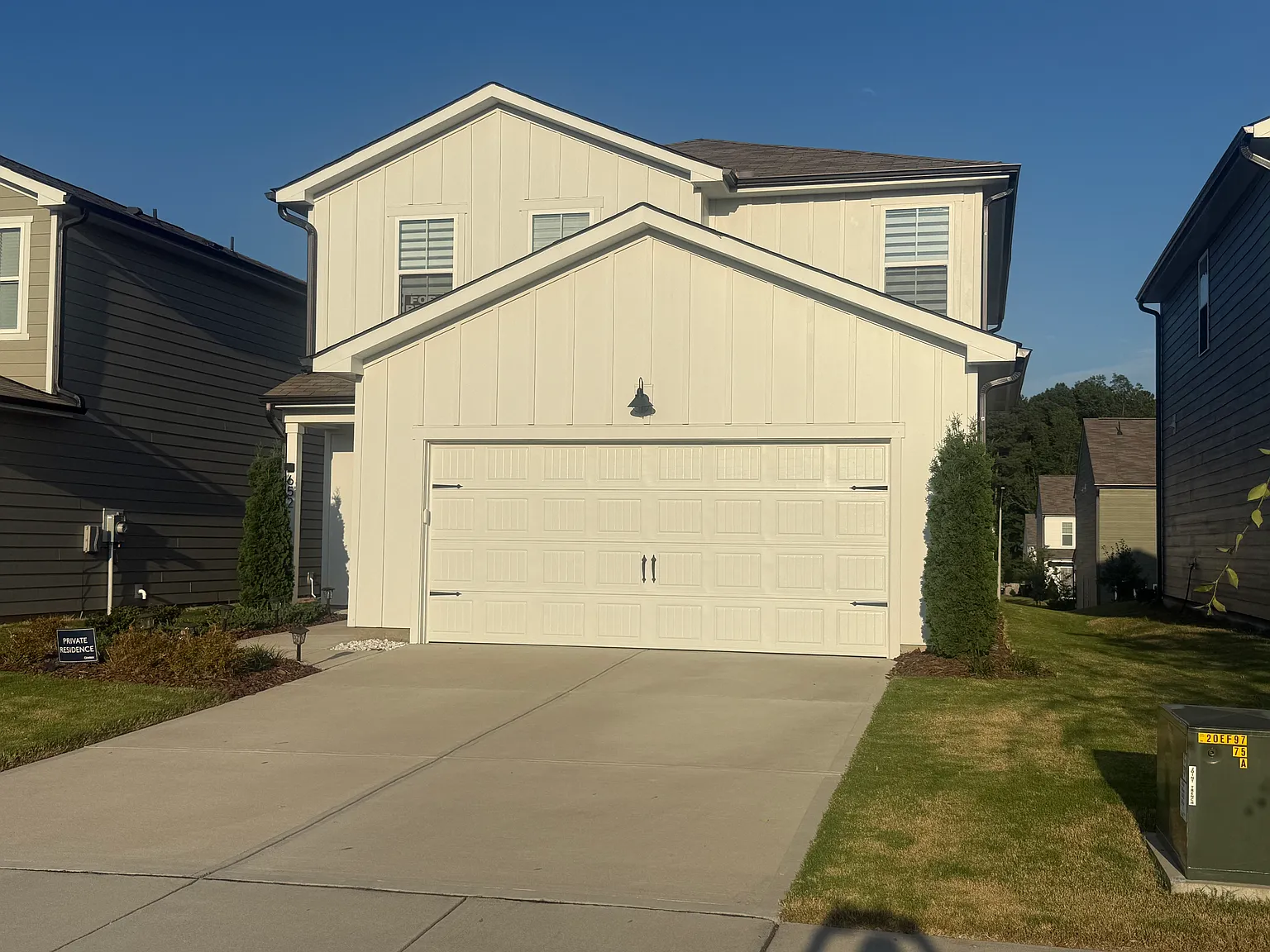 4 bed, 1979 sqft, $2,500 — Photo 1