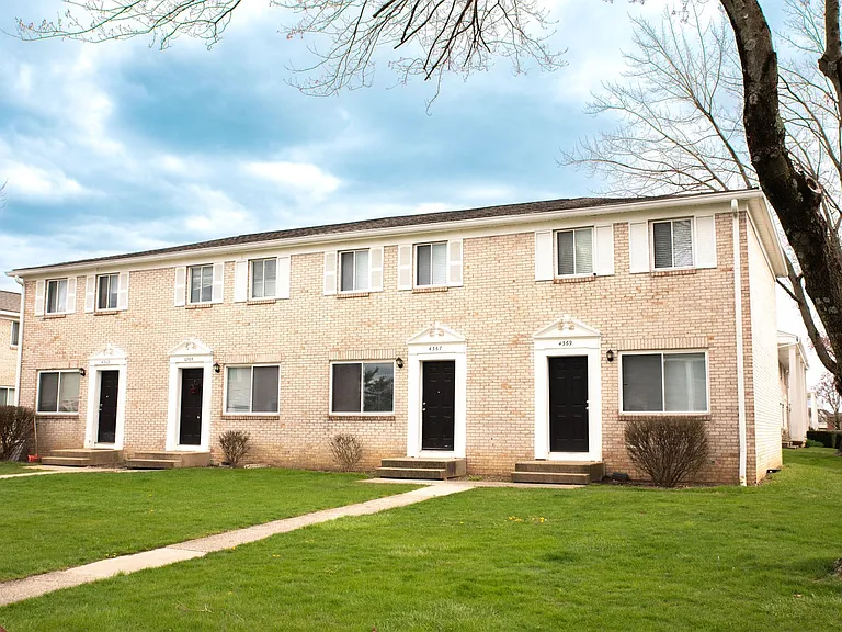 Townhomes at Weston — Photo 50