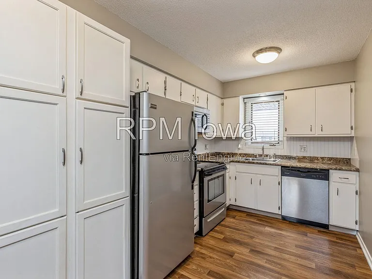 2079 NW Hickory Ln — Photo 8