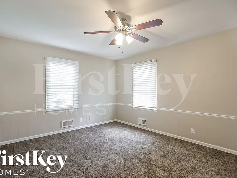9610 W 92nd Ter — Photo 8