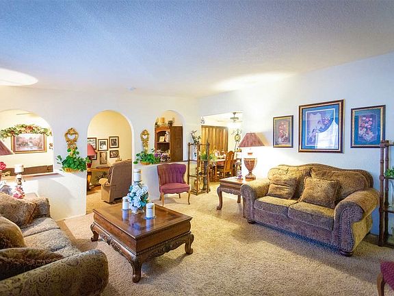 5th image of 2911 Emerald Dr