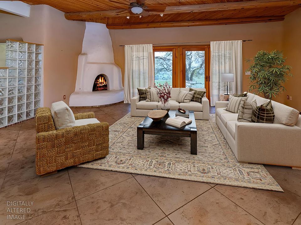 1st image of 9883 Hernandez Dr
