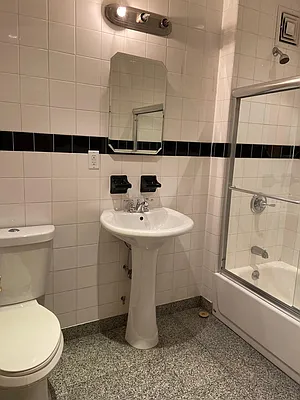 Rented by The Bracha Group | media 7