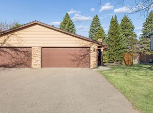 7101 Robinwood Bay, Woodbury, MN 55125