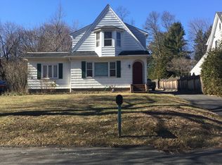 41 E Nauraushaun Ave, Pearl River, NY 10965