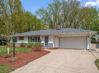 965 Redwell Ln, Apple Valley, MN 55124