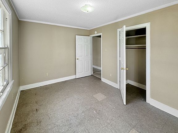5th image of 3027 Allen St