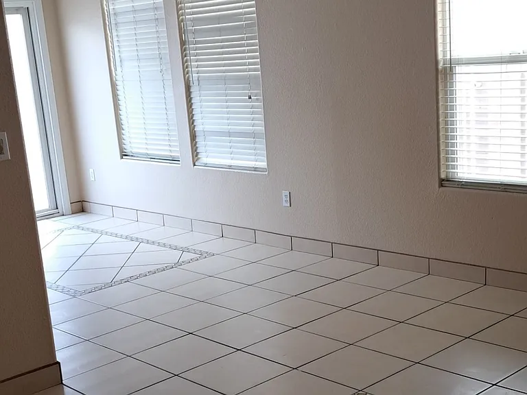 3011 Cantabria Ct — Photo 13