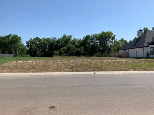 10241 Creekside Ln, Waco, TX 76712