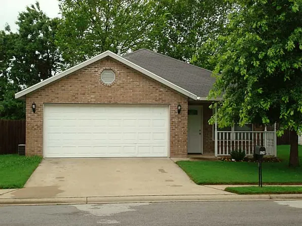 820 SE East Ct, Bentonville, AR 72712