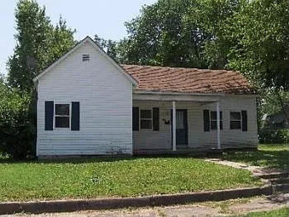 1st image of 903 W Cherry St
